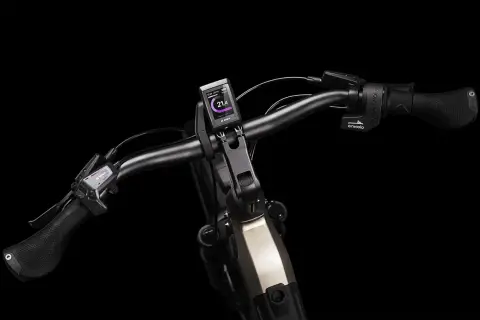 Lenker eines E-Bikes mit Bosch-Display und enviolo schaltung.