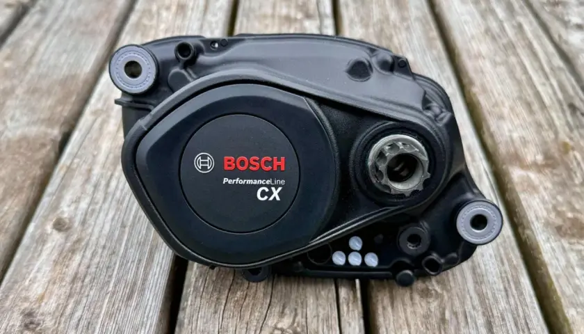Bosch Performance Line CX E-Bike Motor. Um herauszufinden, welche Generation ich habe, schaue ich auf das Logo.