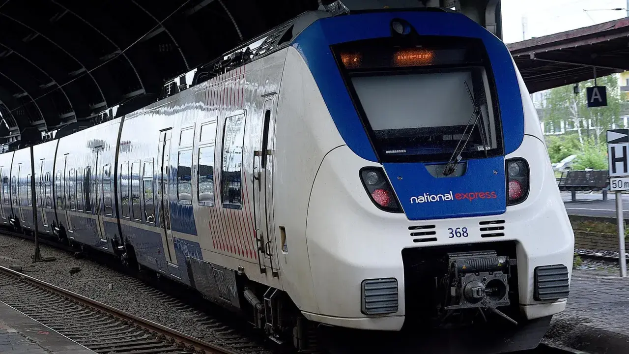 National Express Zug 368 steht bereit für die Fahrt nach re 4 nrw.